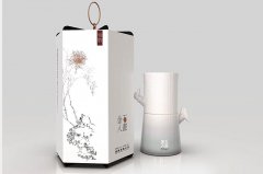 定制國畫風的白酒包裝盒也很美